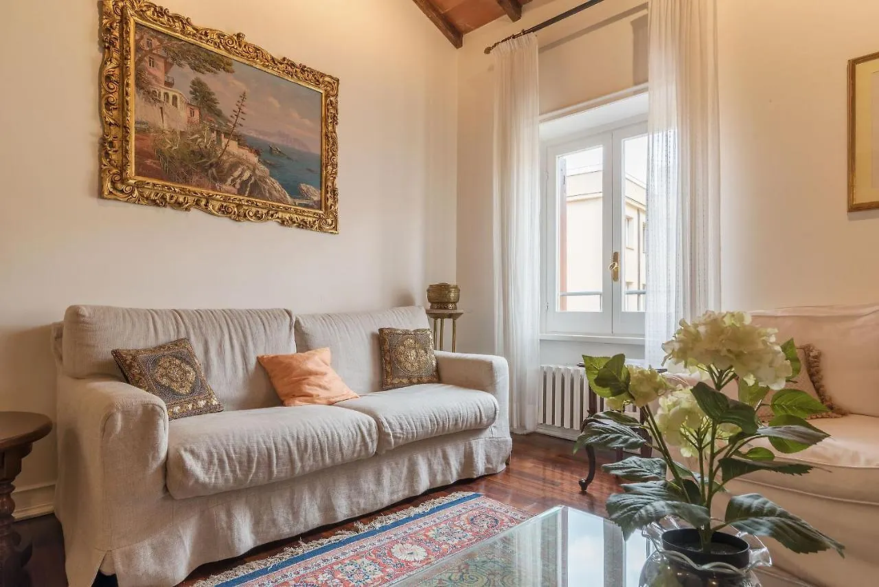 Quiet And Classic On Two Floors, By Trevi Fountain - FromhometoRom 0*, Rom Italien