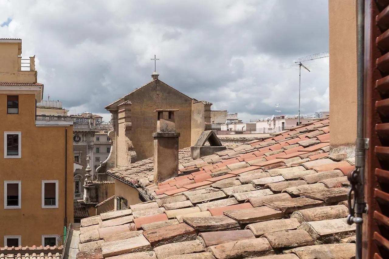 Quiet And Classic On Two Floors, By Trevi Fountain - FromhometoRom Lägenhet Rom
